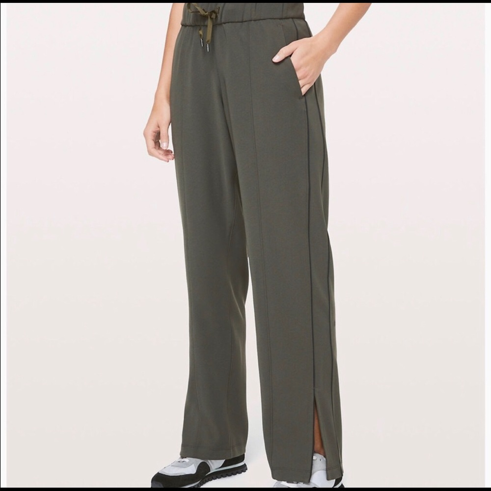 Lululemon On the Right Track Pant size 6